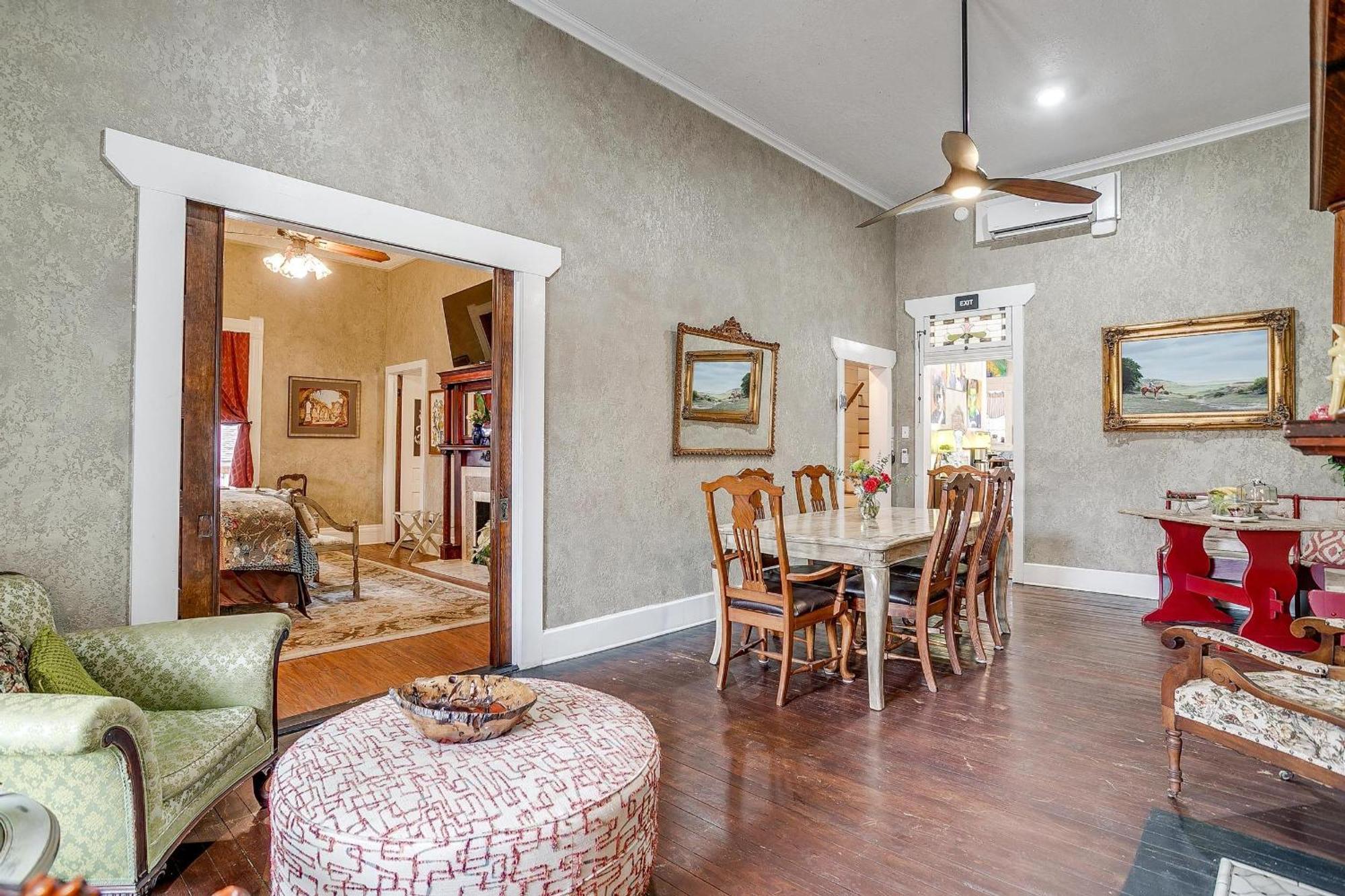 The Gallery House Boutique Hotel Stephenville Exterior foto